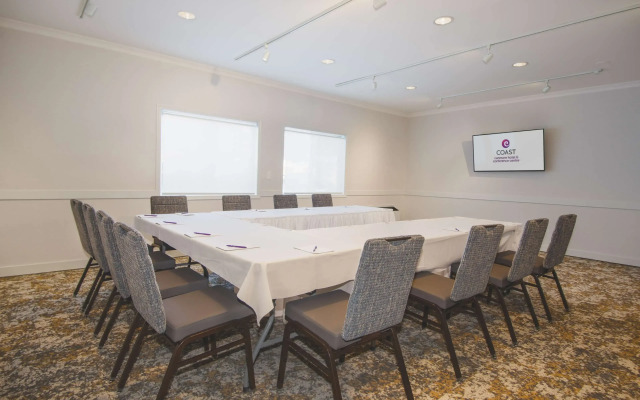 Coast Canmore Hotel & Conference Centre