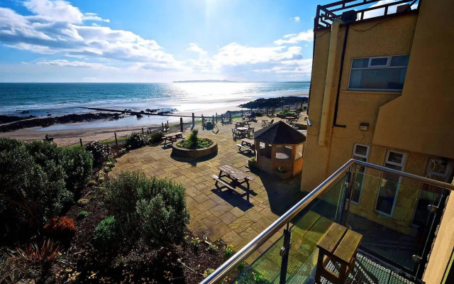 Shoreline Hotel