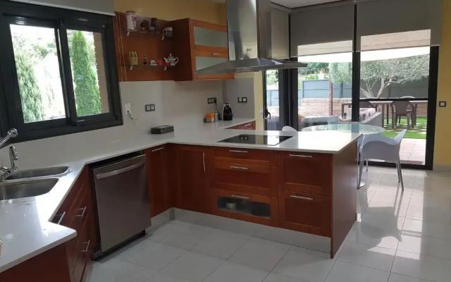Washingtonia Villa near Sitges