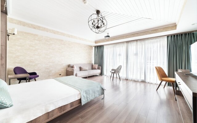 Castle Franco Suites