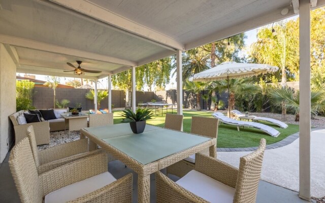 Scottsdale Dreyfus 5 Bedroom Home by RedAwning