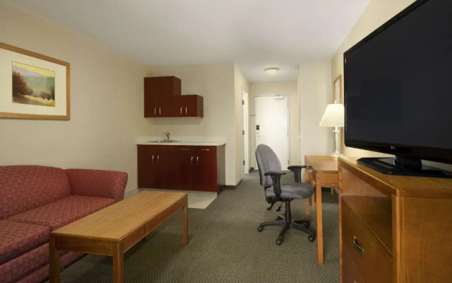 Days Inn by Wyndham Edmonton South