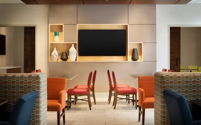 Holiday Inn Express & Suites Locust Grove by IHG