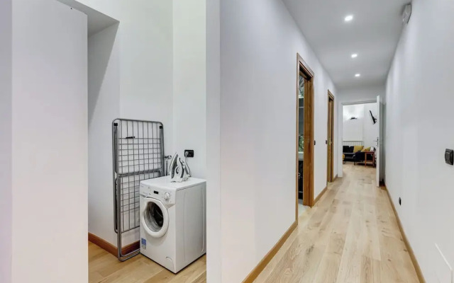 3-Bedroom Home Near Trastevere Station