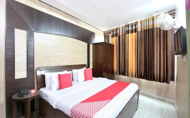 OYO 15523 Hotel JD Inn