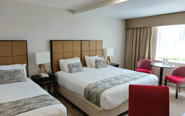 Menlo Park Hotel