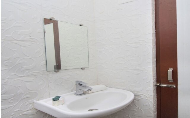 OYO 12153 Hotel B S International