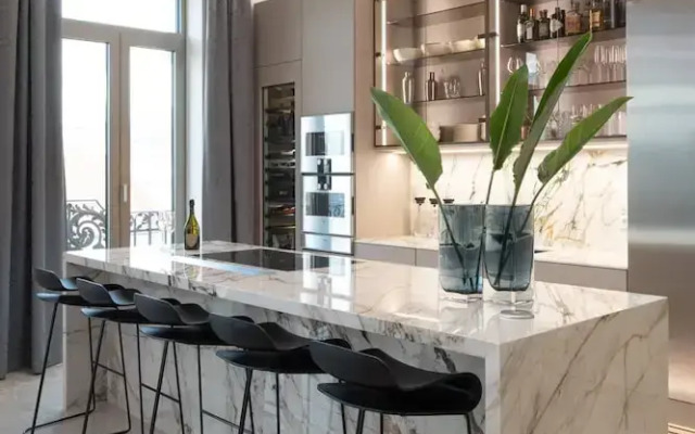 Luxury Penthouse In Downtown