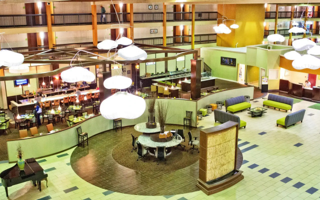 Clarion Hotel & Suites Conference Center Memphis Airport