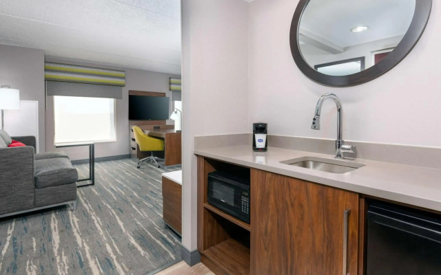 Hampton Inn & Suites Cleveland-Beachwood