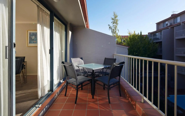 Pinnacle Apartments