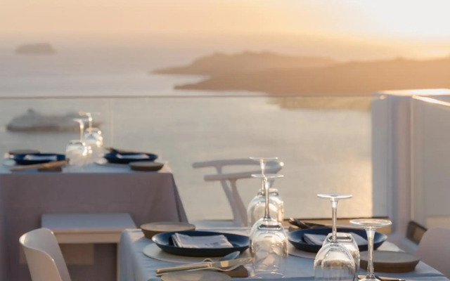 Apeiron Blue Santorini - Sustainable Adults Only 14+