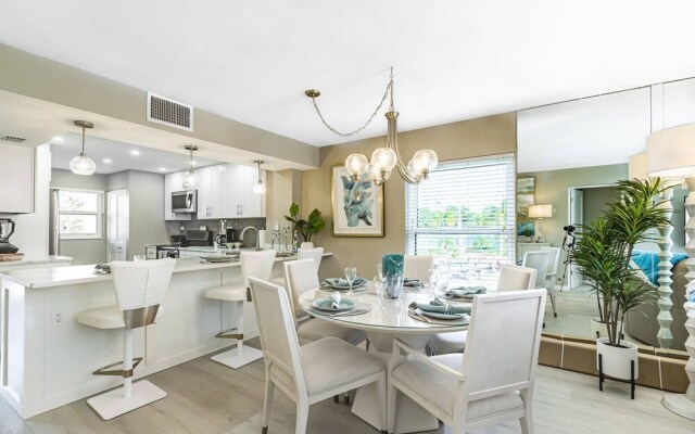 Siesta Breakers on Crescent Beach