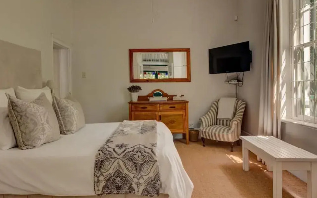 Sandown Lodge