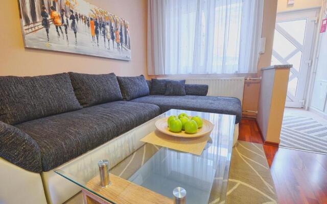 Apartment Arena