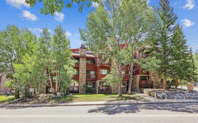 Pine Ridge 11e 2 Bedroom Condo