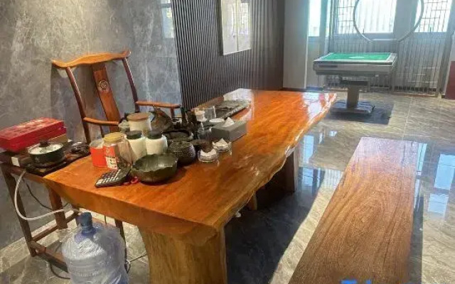 Yeste International Hotel (Nanning Wantailong Jinkai Road Subway Station)