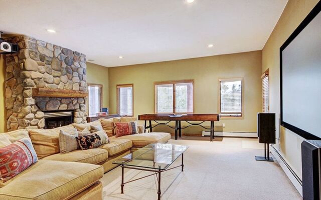 10 Southface 5 Bedroom Home by RedAwning