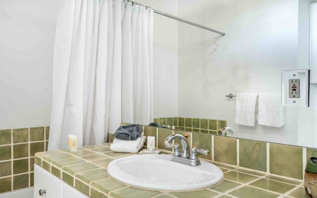 On The Rox Three Bedroom House