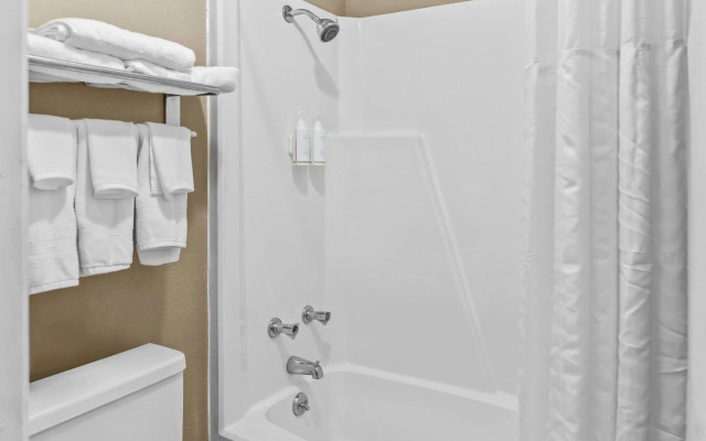 Super 8 by Wyndham Columbia SC / Ft. Jackson