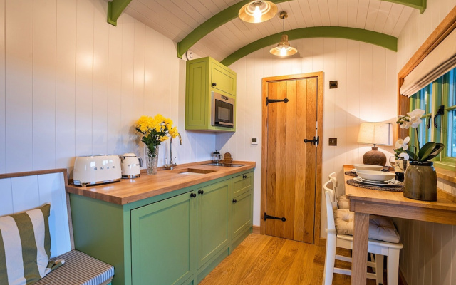 Shepherd's Hut in Devon by Scenic Lake