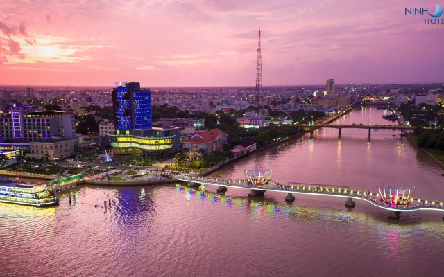 Ninh Kieu Riverside Hotel