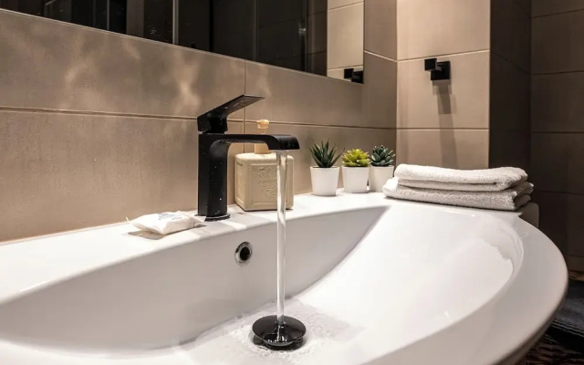 Alopece City Apartment