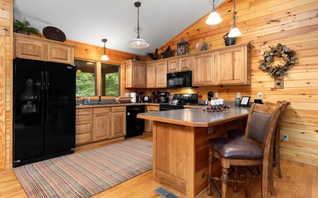 Retreat at Wintergreen Pool Access Grill