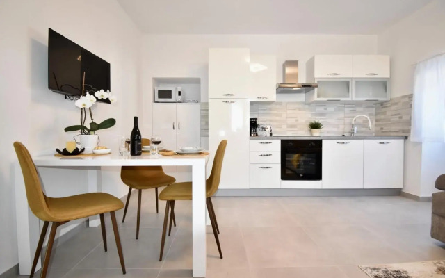 Apartment Erika - for 2 near the beach