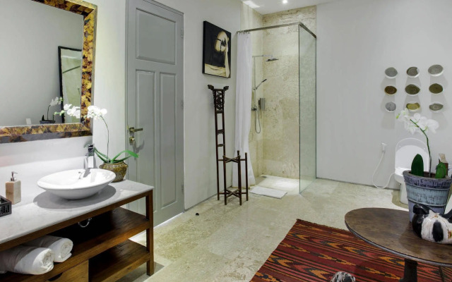 Room & Vespa Suite 2