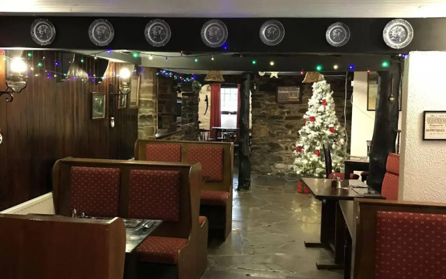 Trewern Arms Hotel
