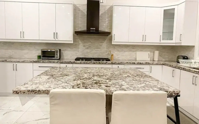 Luxurious Rooms in Pickering