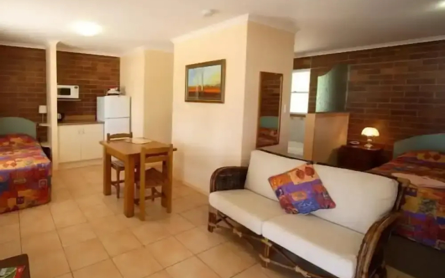 Rubyvale Motel & Holiday Units - An Adults Only Getaway