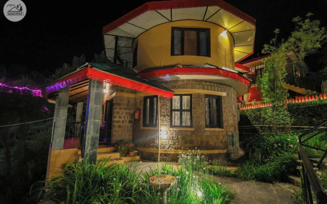 Udechee Huts Hotel