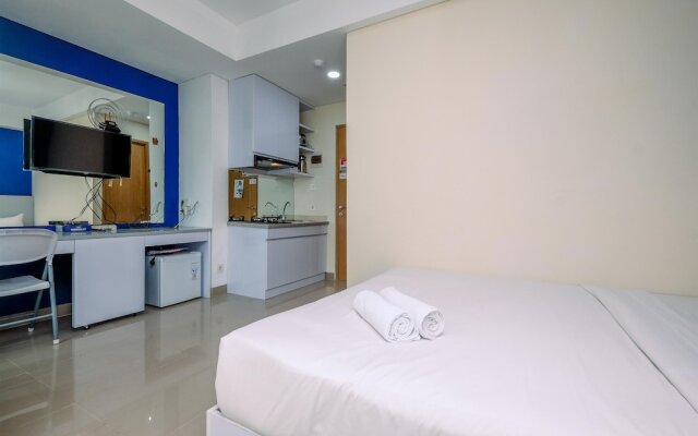 Elegant Studio Apartment At B Residence Near Aeon Mall