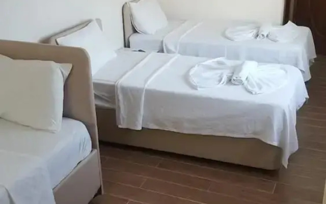 Ev Otel