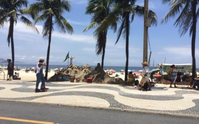 Apartamento Copacabana - Quadra da Praia