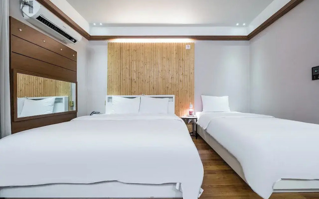 SKYHOTEL