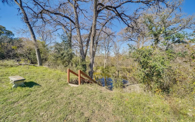 Bandera Carriage House w/ Medina River Access!