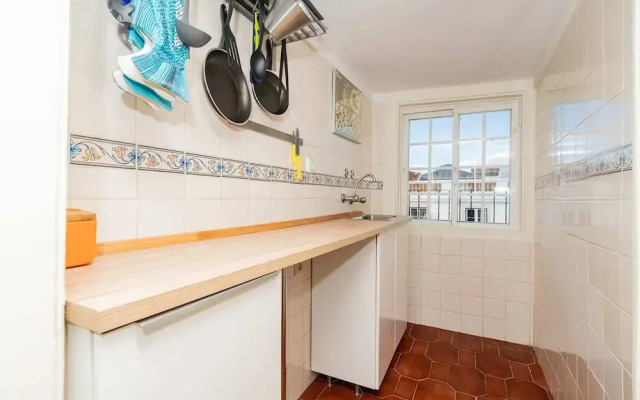 Attic Apartment With Balcony in Bairro Alto