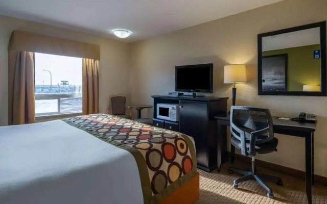 Super 8 Edmonton International Airport