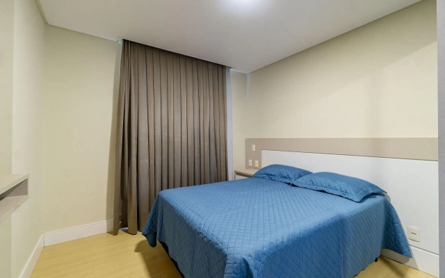 Localização Central - Apartamento a 200m da Praia