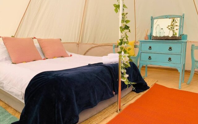 Private Glamping in a Vintage Caravan & Bell Tent