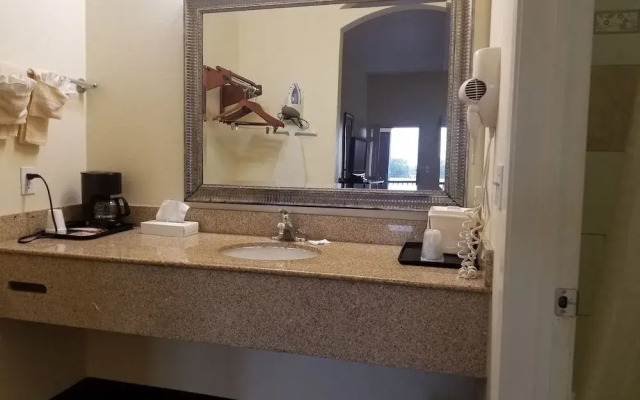 Executive Inn & Suites