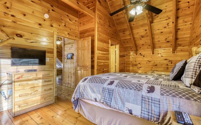 Cozy Bear 2 Bedroom Cabin