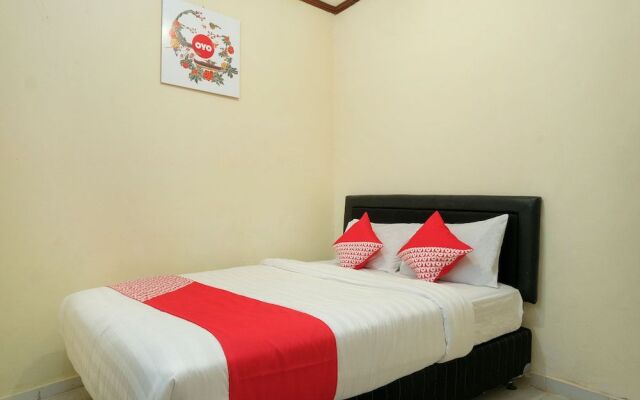 OYO 561 Hotel Citra Indah Near RS Ludira Husada Tama