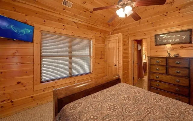 A Smoky Hideaway Apartment 5