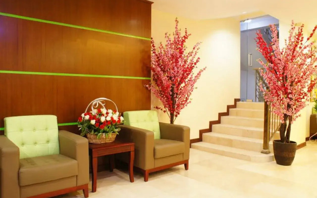 Green Leaf Hotel