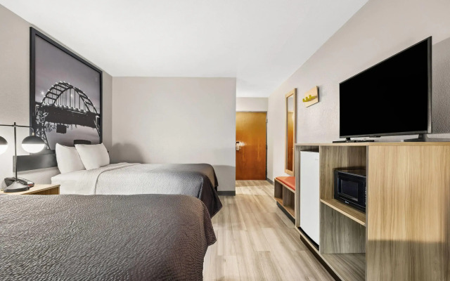 Super 8 by Wyndham Harrison AR
