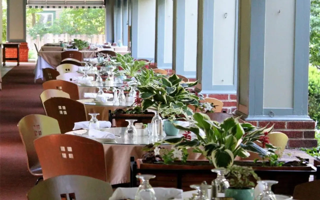Roycroft Inn